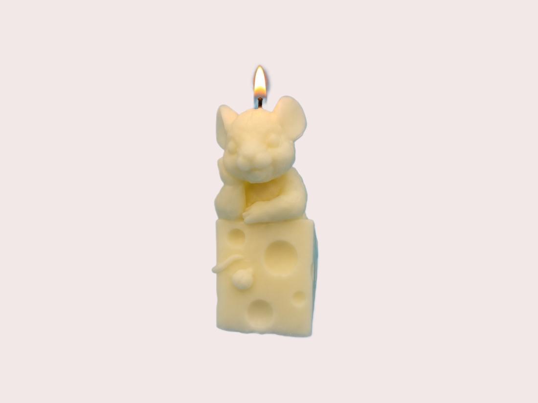 Souris Songeuse
